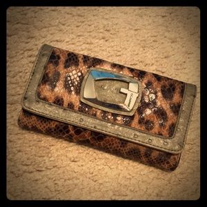 Loved leopard print guess wallet!
